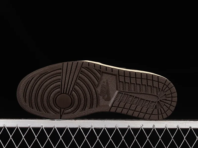 All Categories Air Jordan Jordan Series Basketball Shoes Air Jordan 1 High LJR Version Travis Scott x Air Jordan 1 High OG AJ1 Reverse Hook Limited Edition CD4487-100